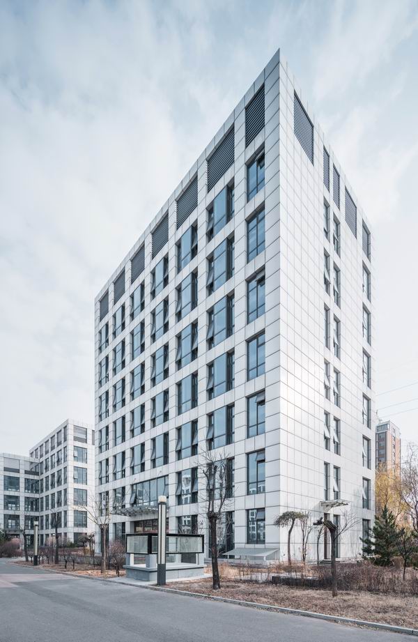 建筑\山西朔州總部基地方案設(shè)計(jì)(圖11) 建筑\山西朔州總部基地方案設(shè)計(jì)(圖11)